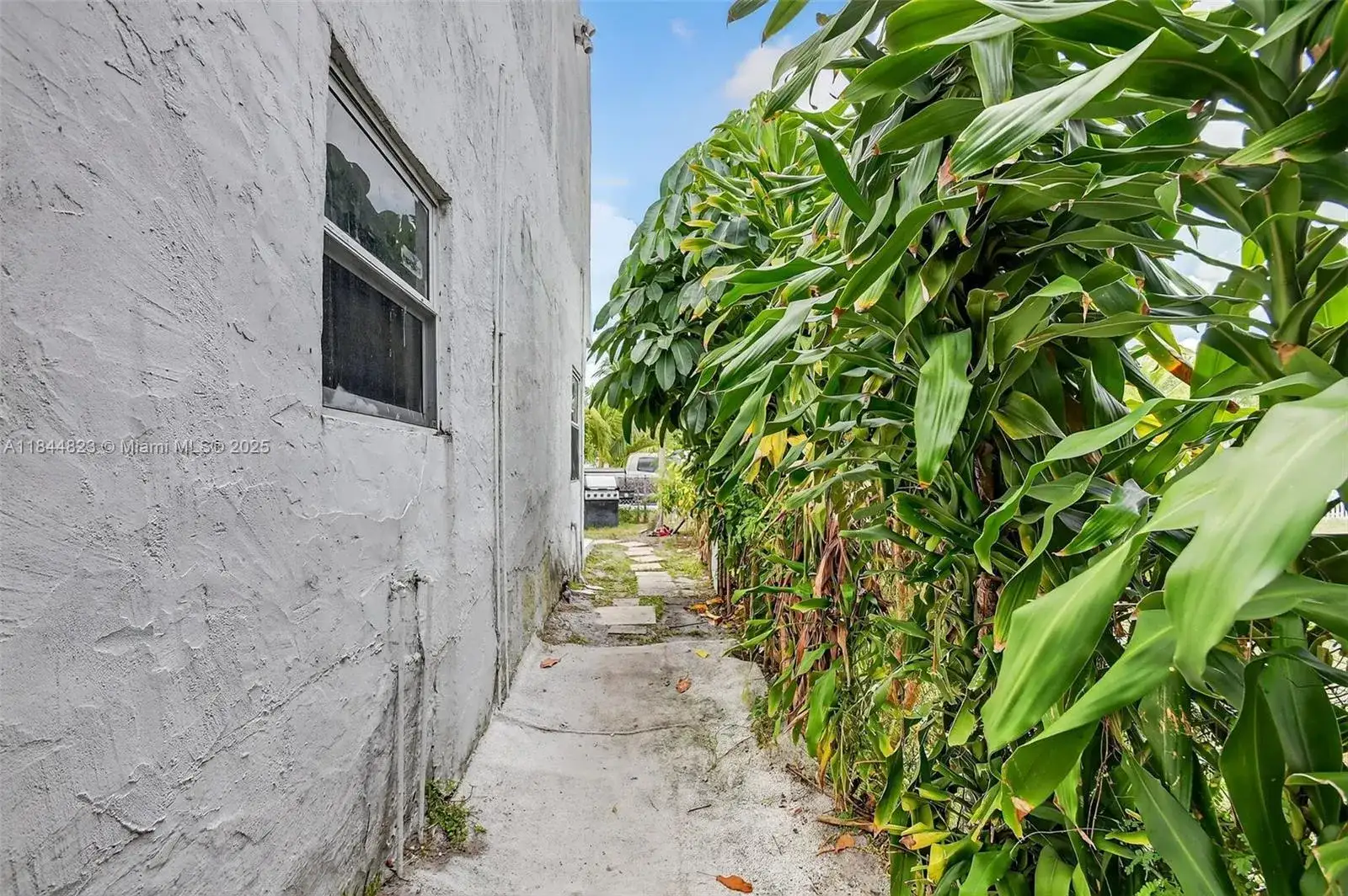 435 Avenida Alegre, West Palm Beach FL 33405 photo 4
