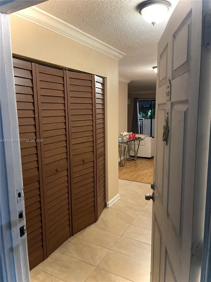 9359 Fontainebleau Blvd # F301, Miami FL 33172 photo 4