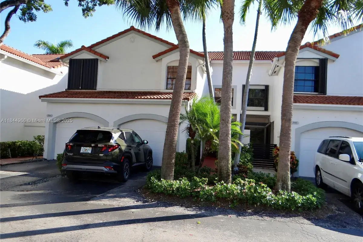 3500 Magellan Cir # 714, Aventura FL 33180
