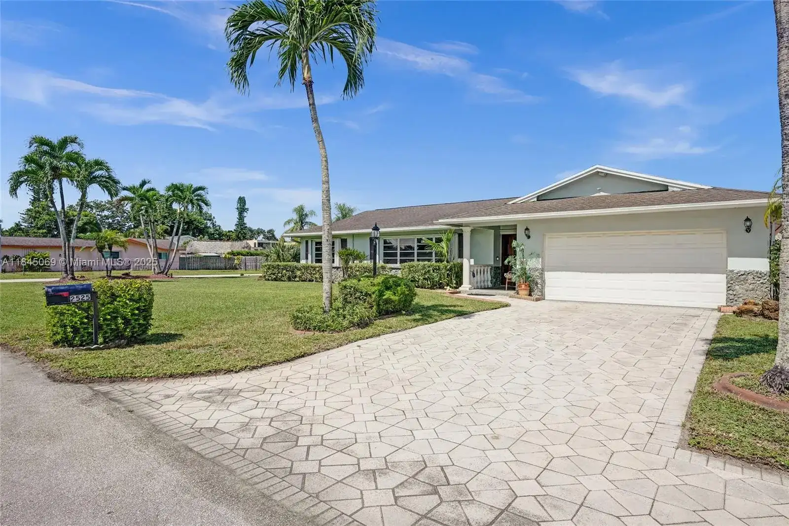2525 SW 86th Ave, Davie FL 33324 photo 3