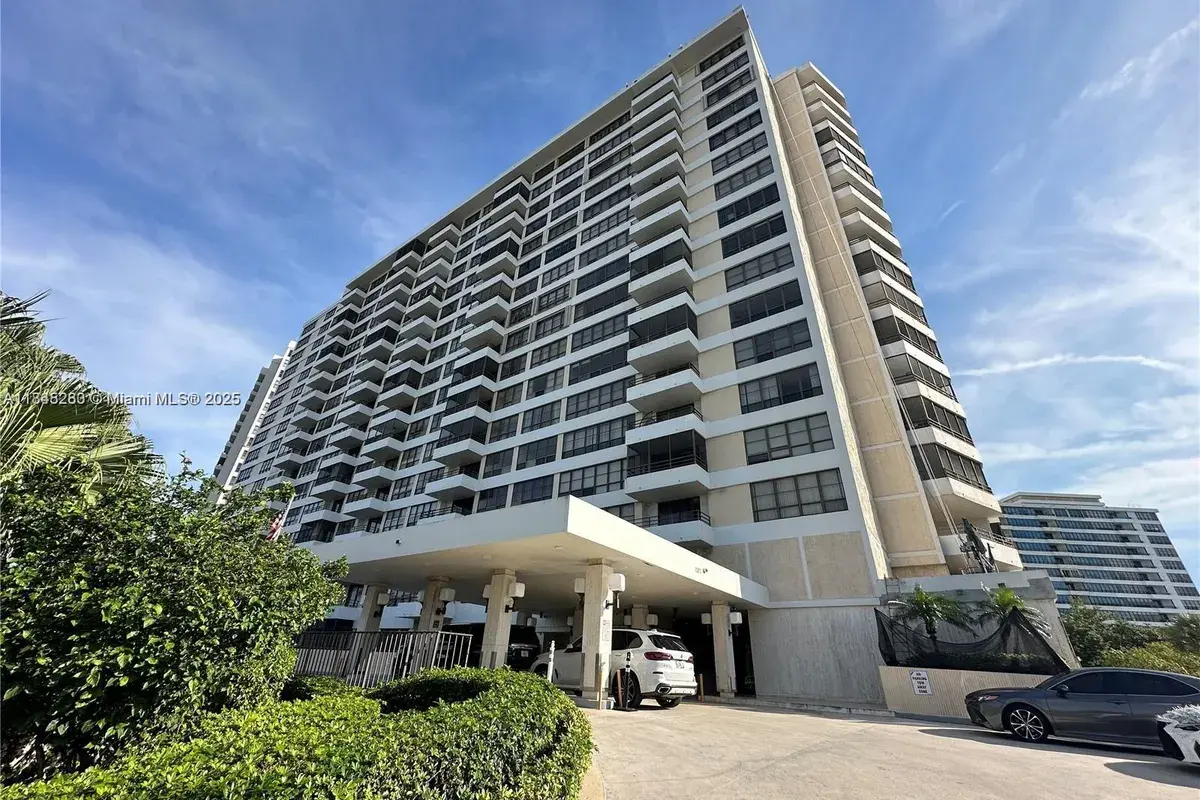600 Three Islands Blvd # 212, Hallandale Beach FL 33009