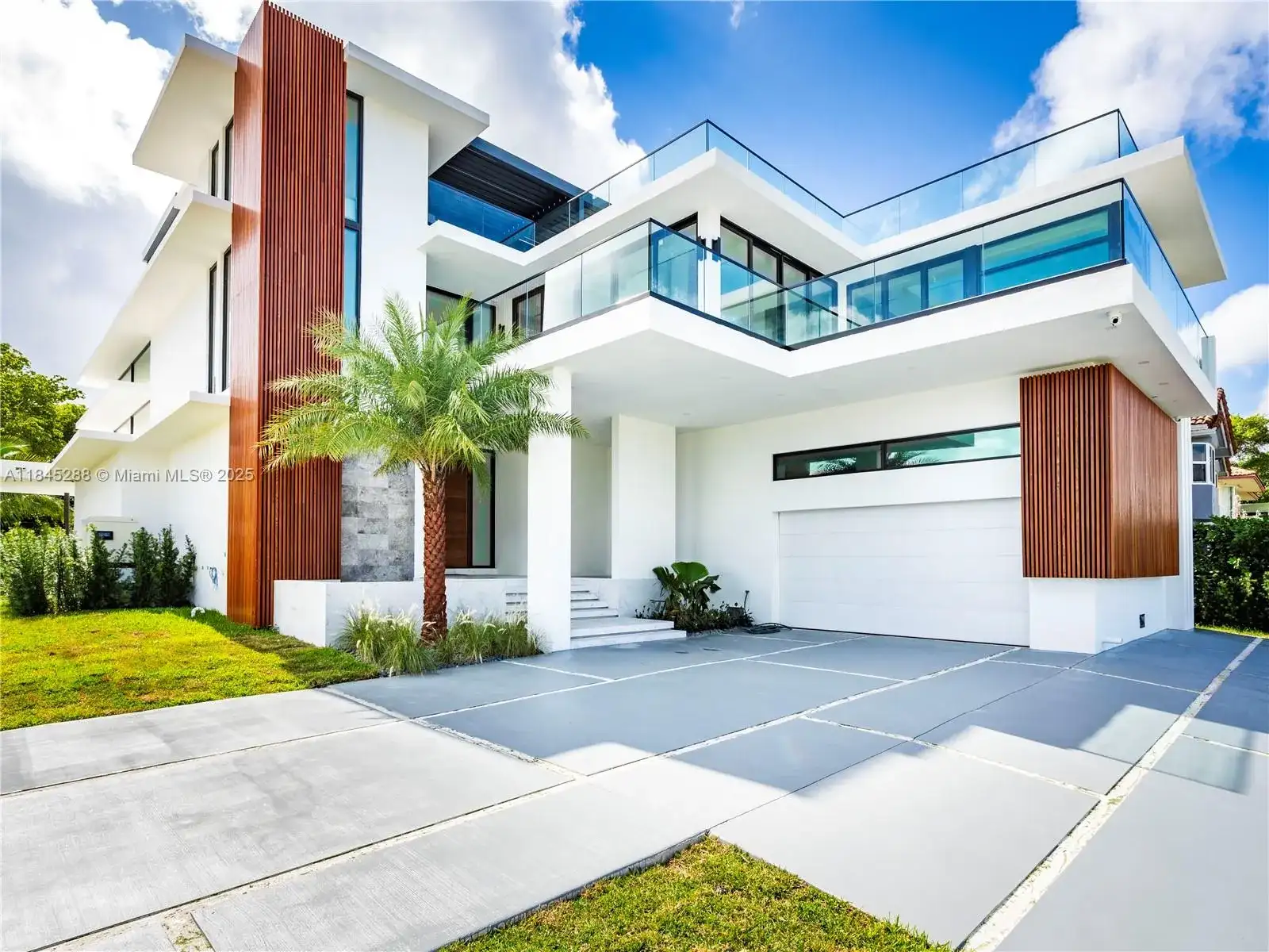 1248 NE 89th St, Miami FL 33138 photo 2
