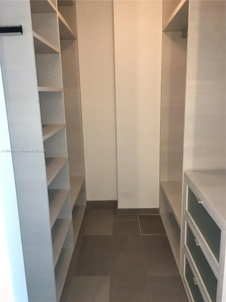 88 SW 7th St # 2305, Miami FL 33130 photo 3