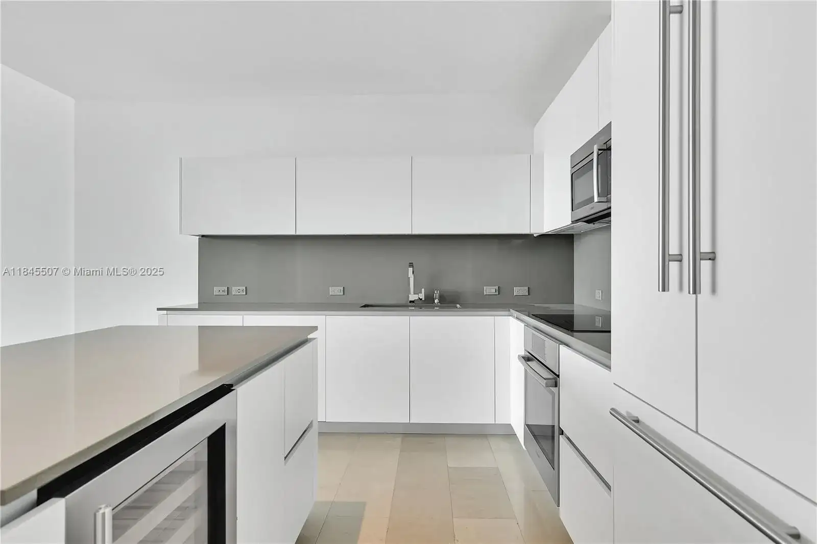 68 SE 6th St # 4110, Miami FL 33131 photo 5