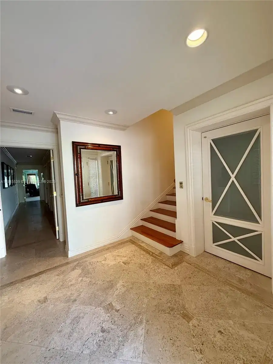 3508 Bayshore Villas Dr, Miami FL 33133 photo 2