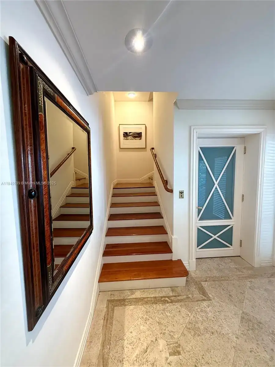3508 Bayshore Villas Dr, Miami FL 33133 photo 3