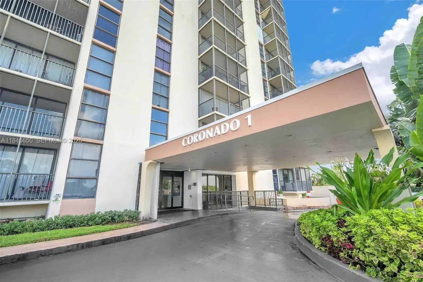 20335 W Country Club Dr # 206, Aventura FL 33180 photo 2