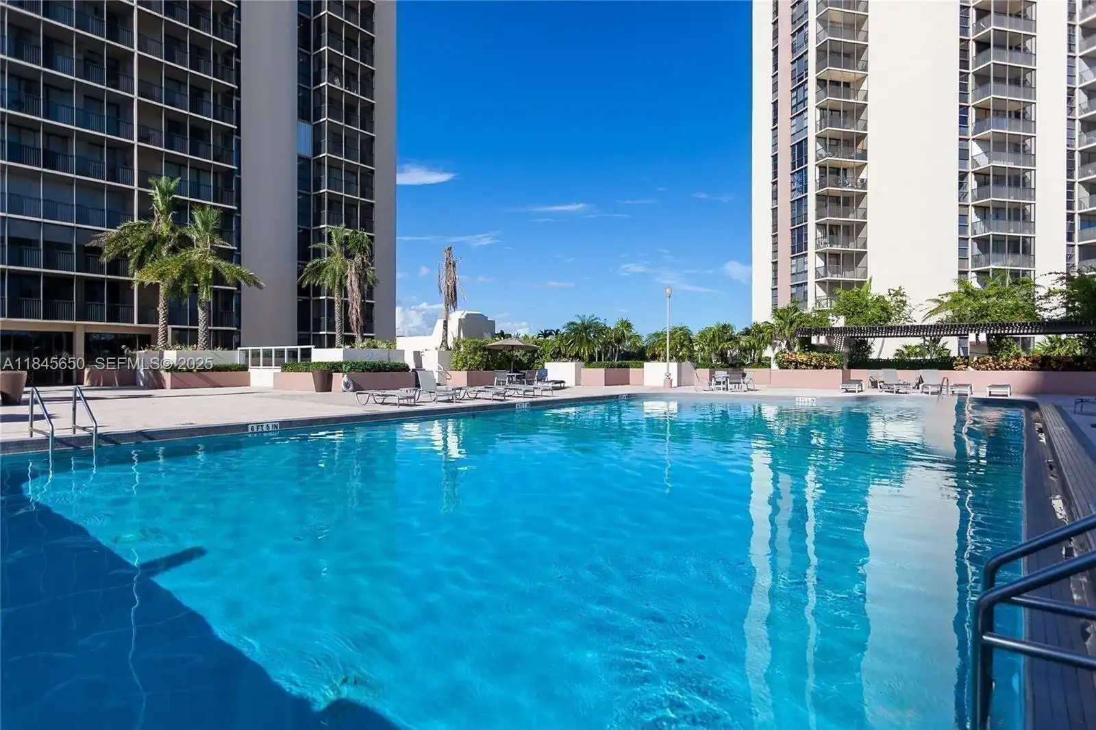 20335 W Country Club Dr # 206, Aventura FL 33180 photo 4