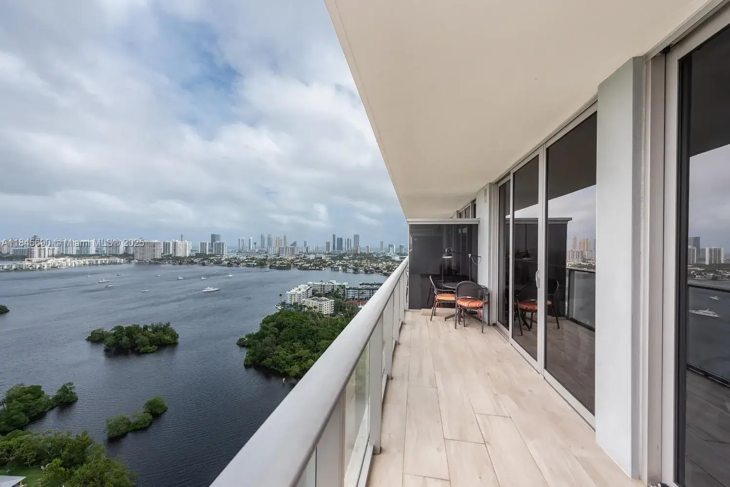 16385 Biscayne Blvd # 2904, North Miami Beach FL 33160