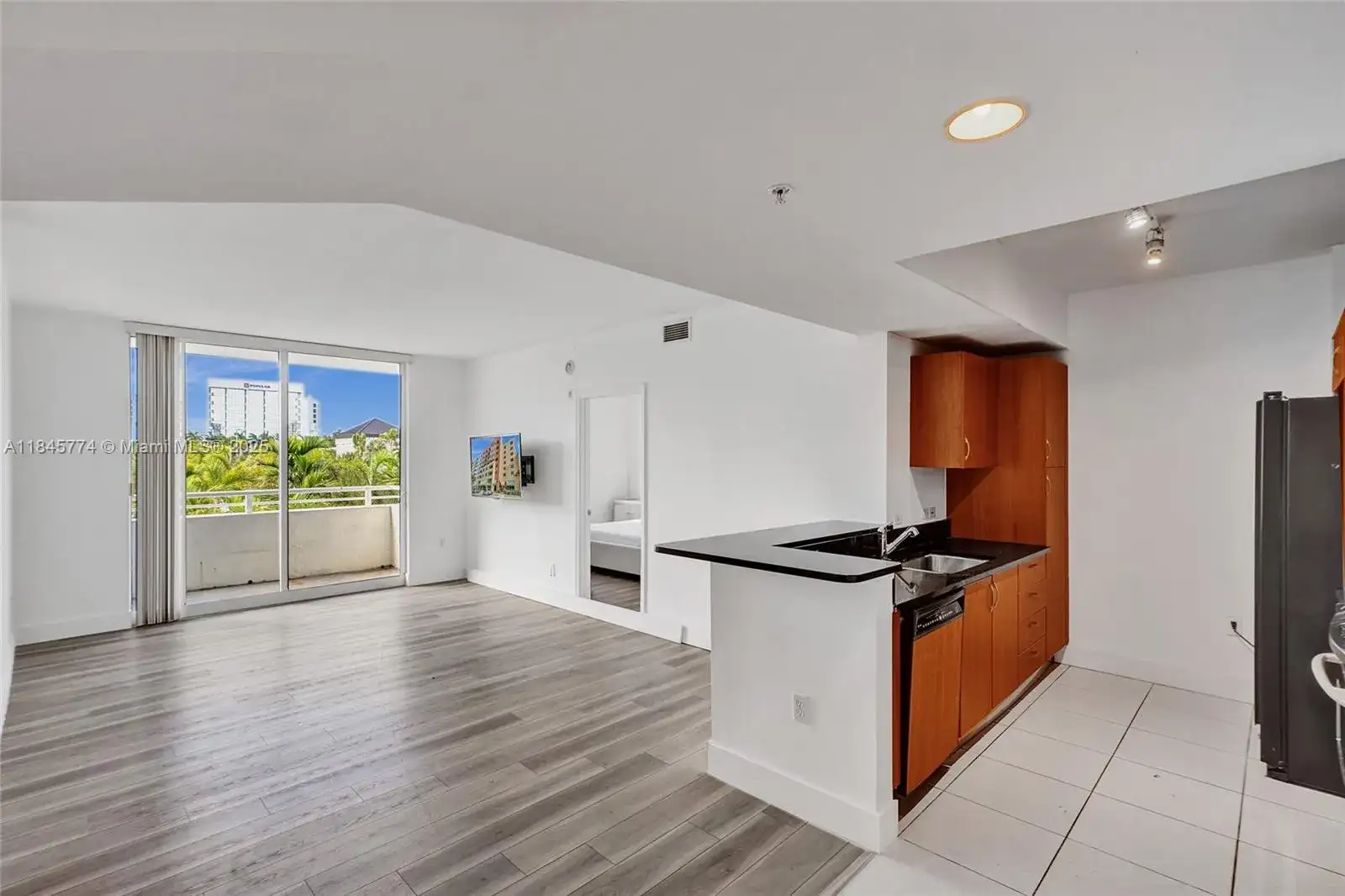 2775 NE 187th St # 202, Aventura FL 33180 photo 3