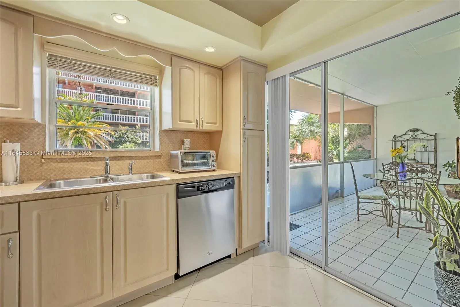 200 NE 12th Ave # 3A, Hallandale Beach FL 33009