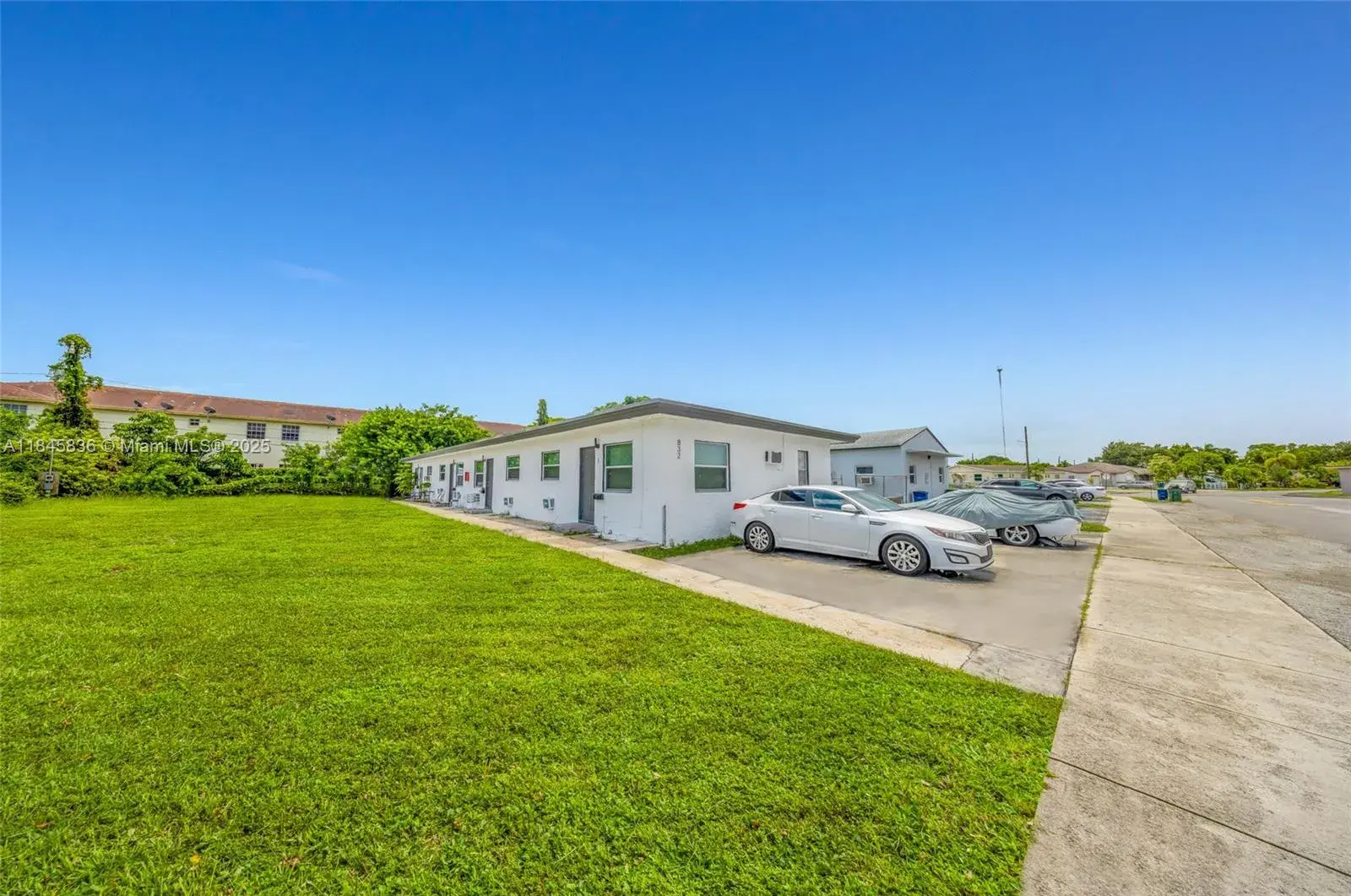 832 NW 10th St, Hallandale Beach FL 33009