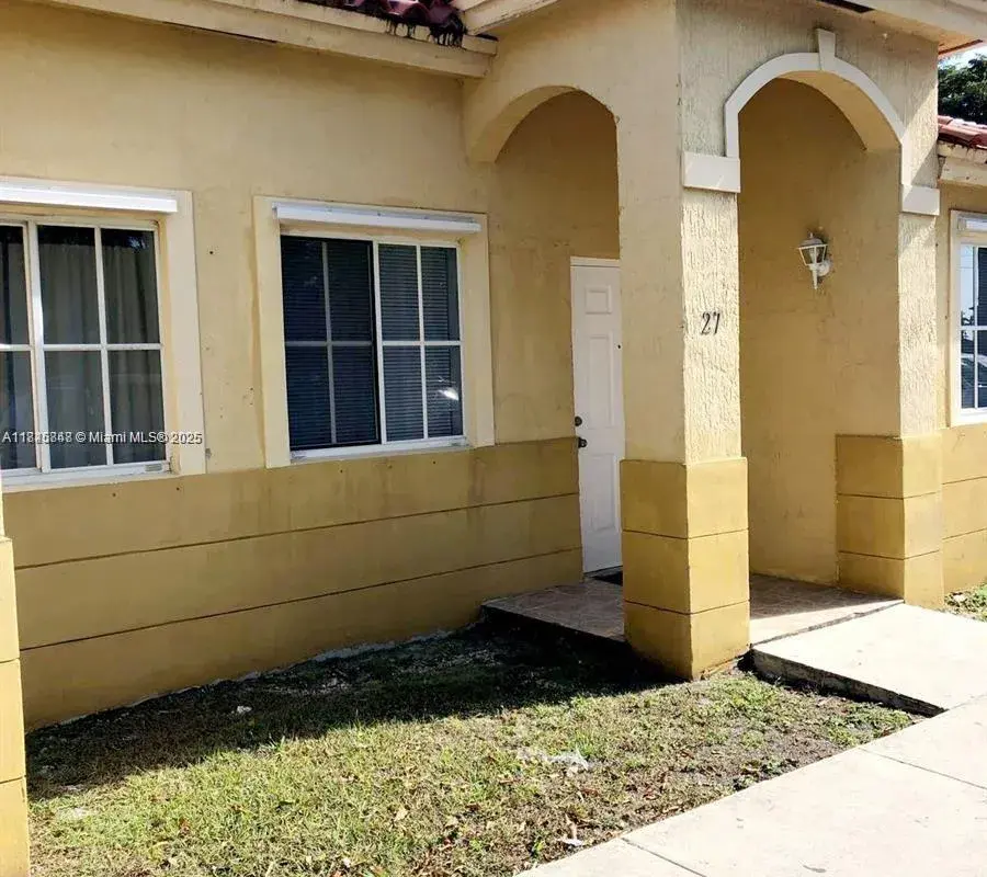 27 NE 13th Ave # 4, Homestead FL 33033