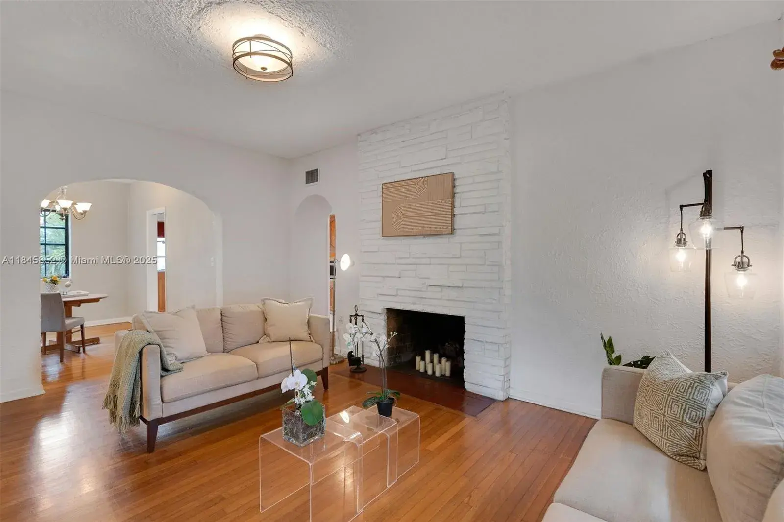 425 Cadagua Ave, Coral Gables FL 33146