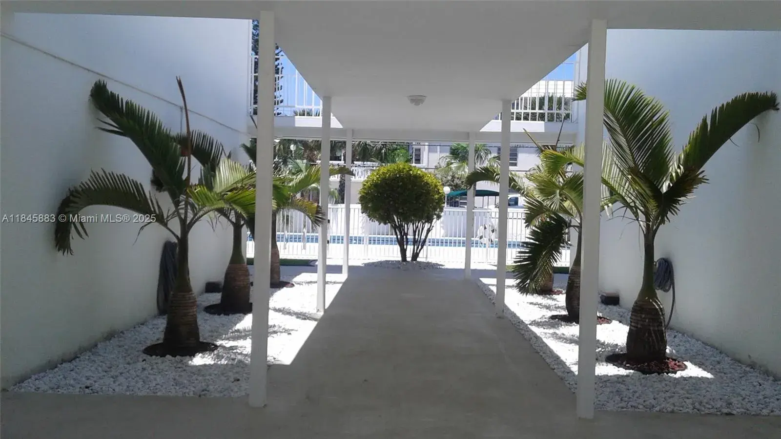 201 Sunrise Drive # 102, Key Biscayne FL 33149