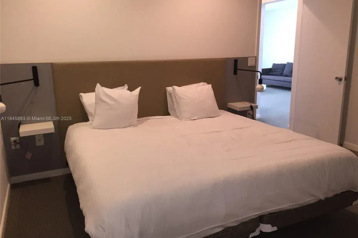 201 Sunrise Drive # 102, Key Biscayne FL 33149