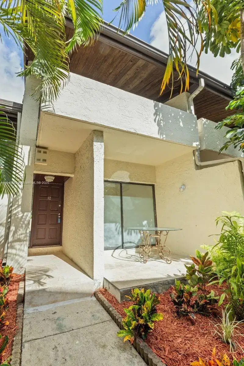 19460 NE 26th Ave # 12B, Miami FL 33180 photo 2