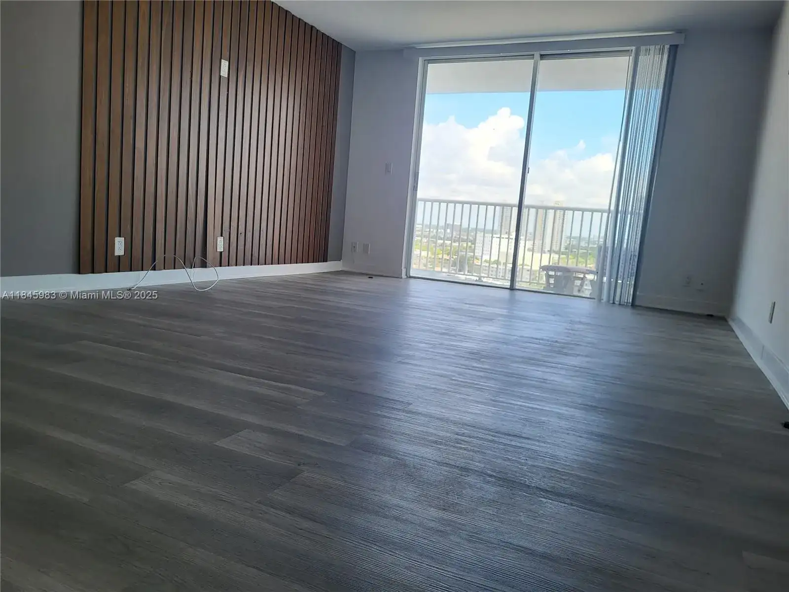 137 Golden Isles Dr # 1510, Hallandale Beach FL 33009 photo 3