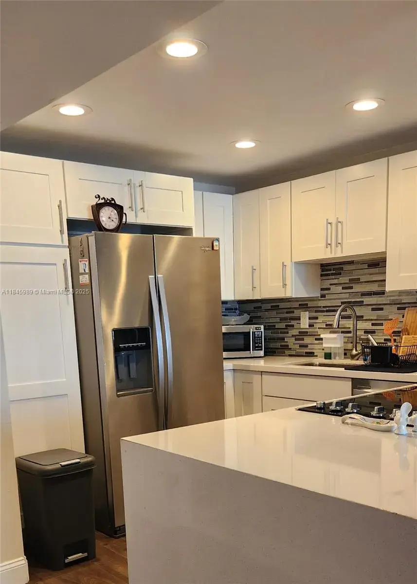1000 Parkview Dr # 1026, Hallandale Beach FL 33009
