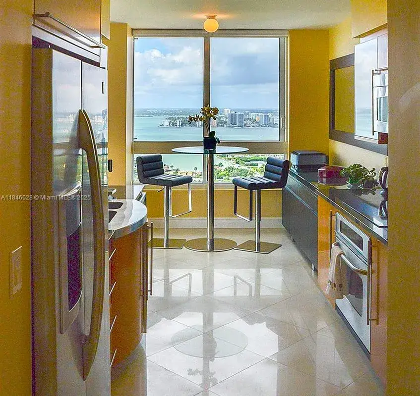 6365 Collins Ave # 3907, Miami Beach FL 33141