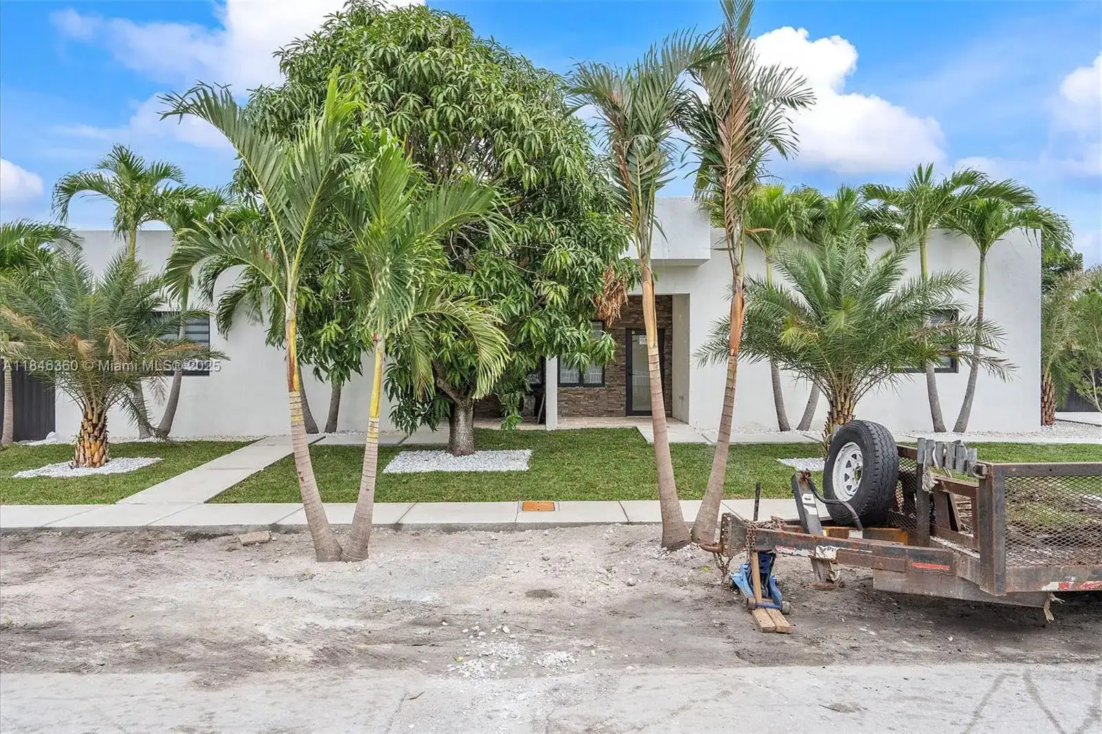 501 E 59th St, Hialeah FL 33013 photo 2