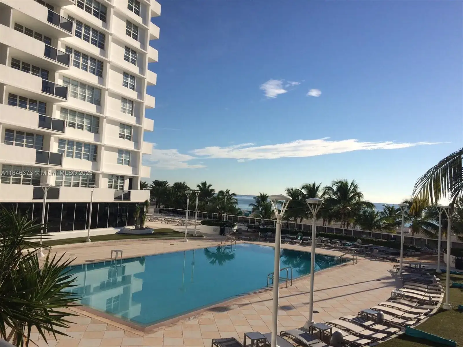 1 bath Residential for sale at 100 Lincoln Rd # 1226, Miami Beach FL 33139