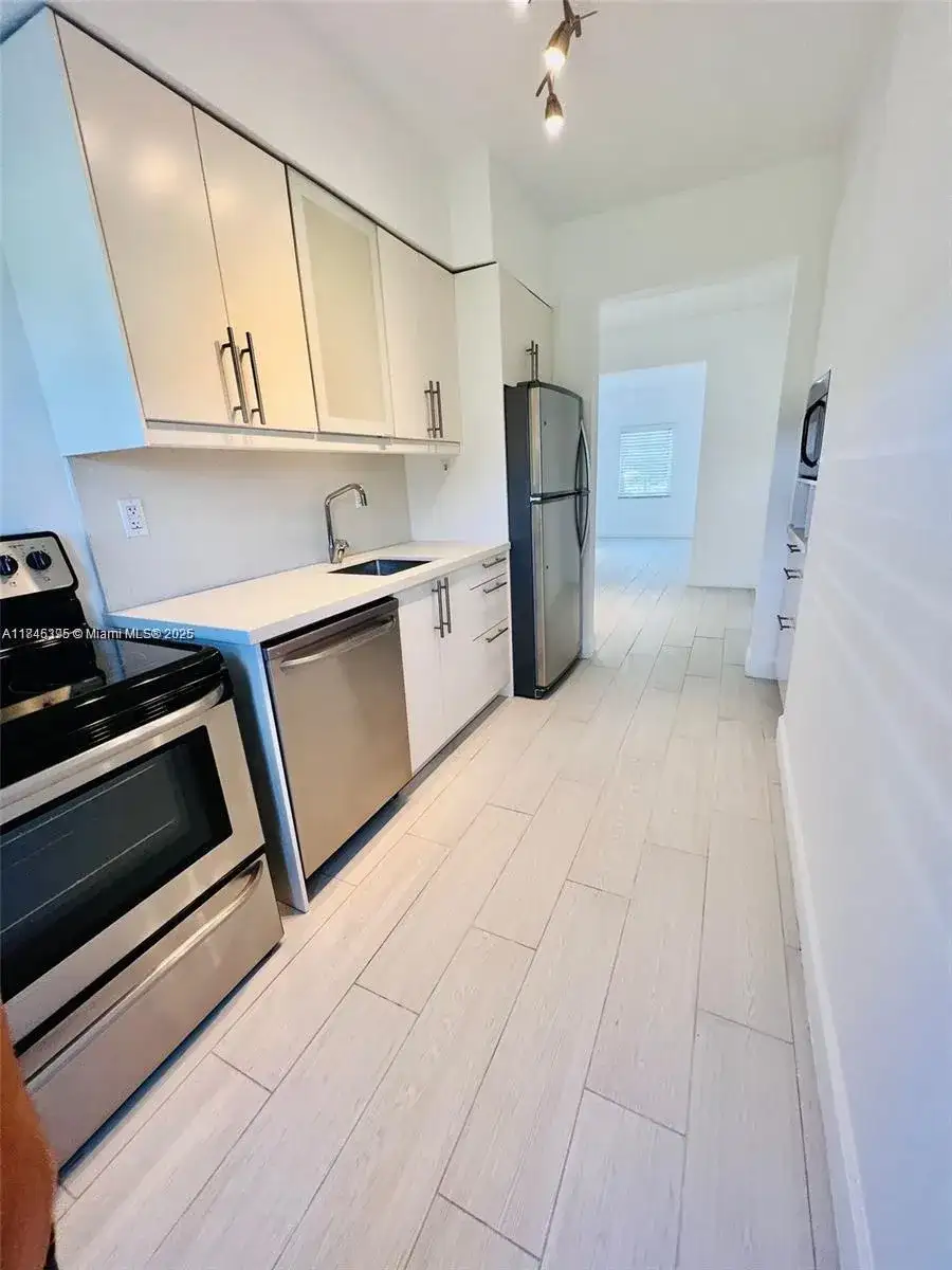 125 S Shore Dr # 2, Miami Beach FL 33141 photo 5