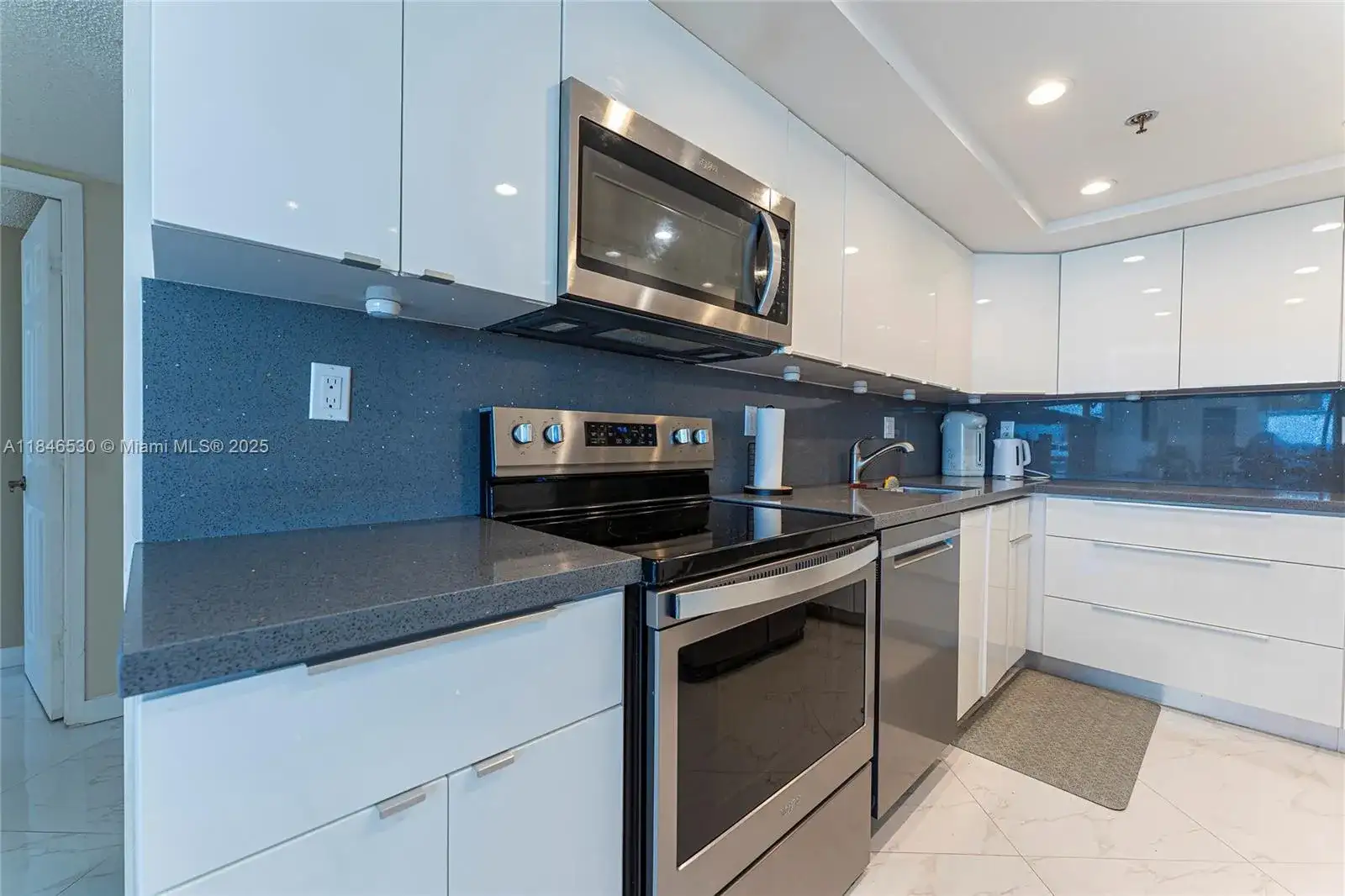 20225 NE 34th Ct # 818, Aventura FL 33180 photo 3