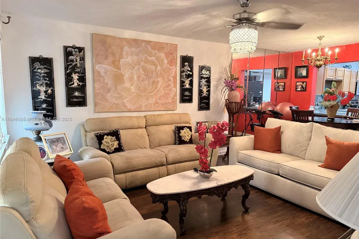 215 SE 3rd Ave # 102C, Hallandale Beach FL 33009