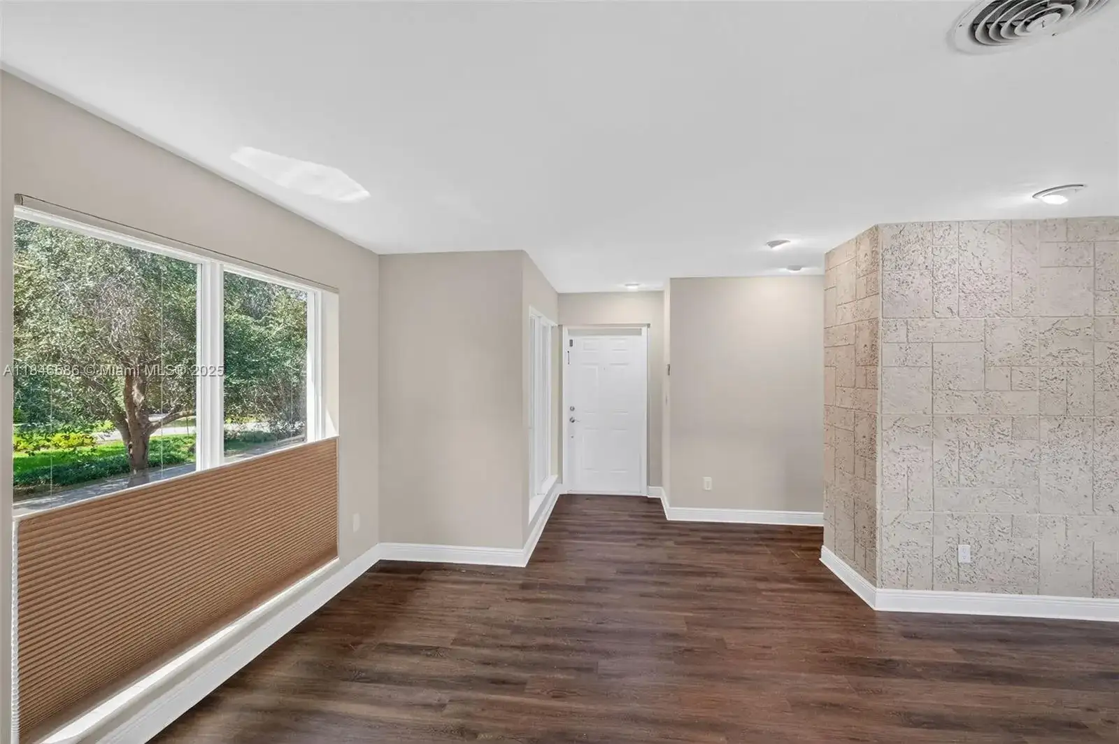 539 Menendez Ave # 539, Coral Gables FL 33146 photo 4
