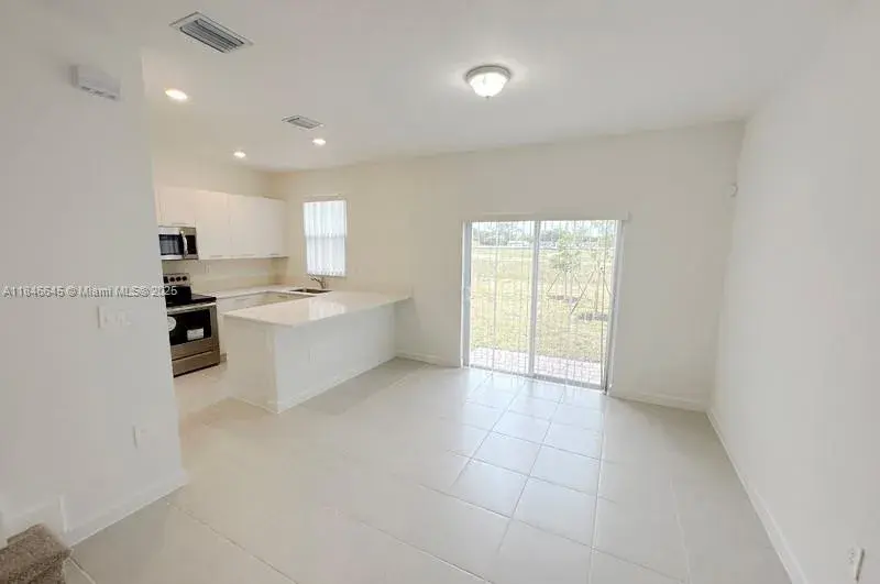 12432 NW 23rd Ct, Miami FL 33167