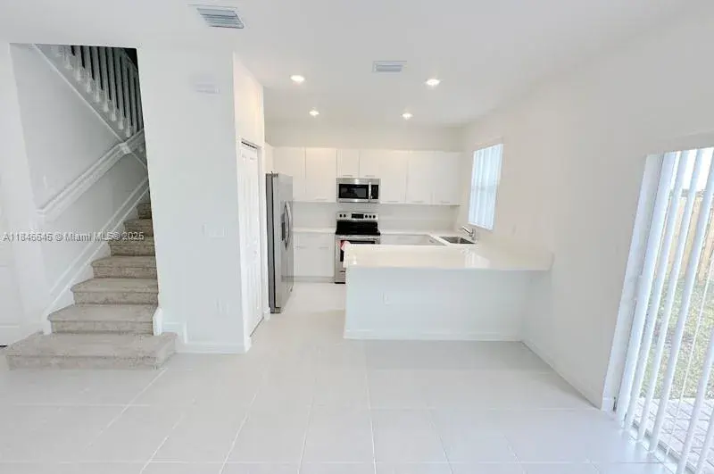 12432 NW 23rd Ct, Miami FL 33167