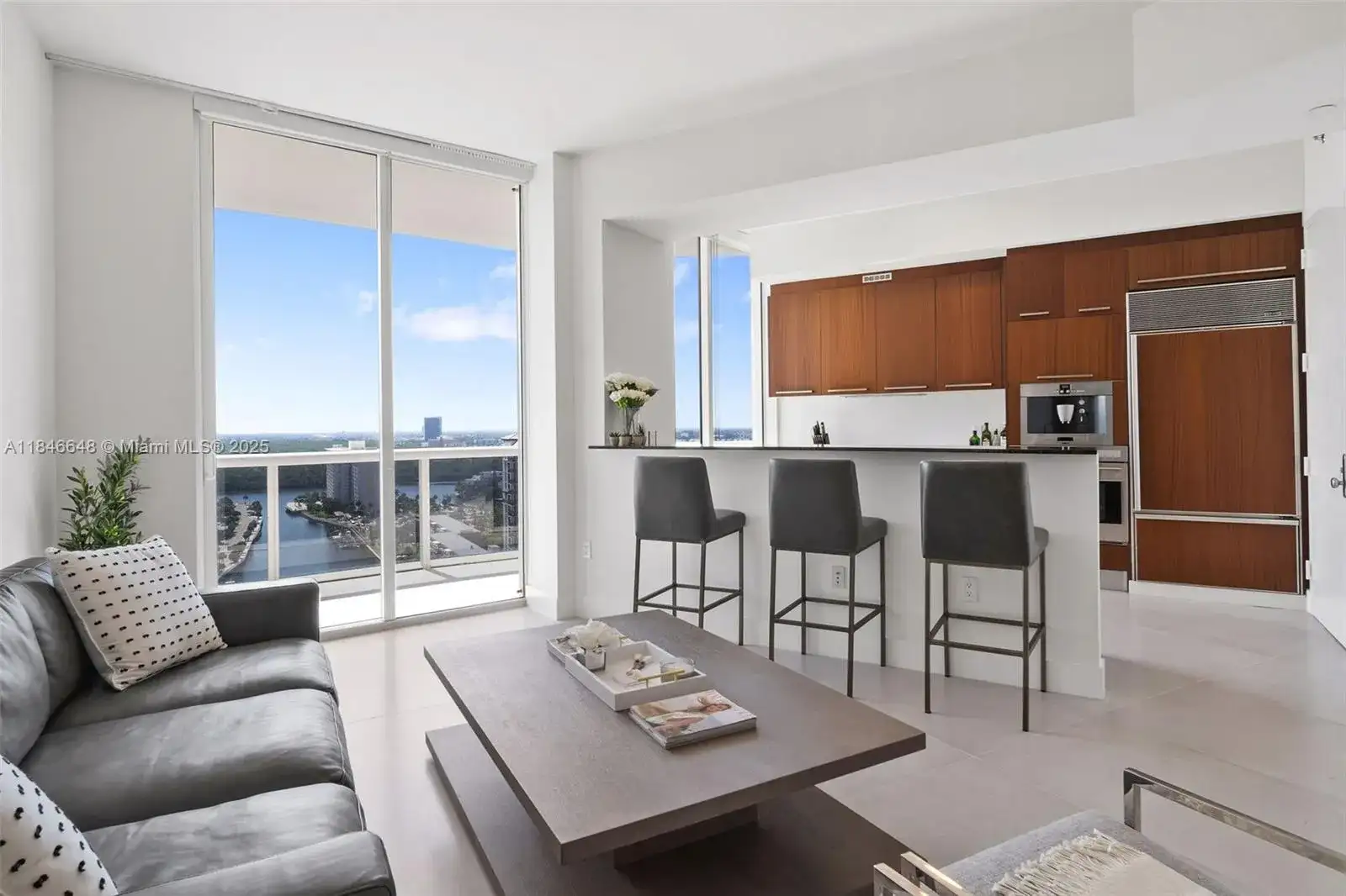 15811 Collins Ave # 1805, Sunny Isles Beach FL 33160 photo 5