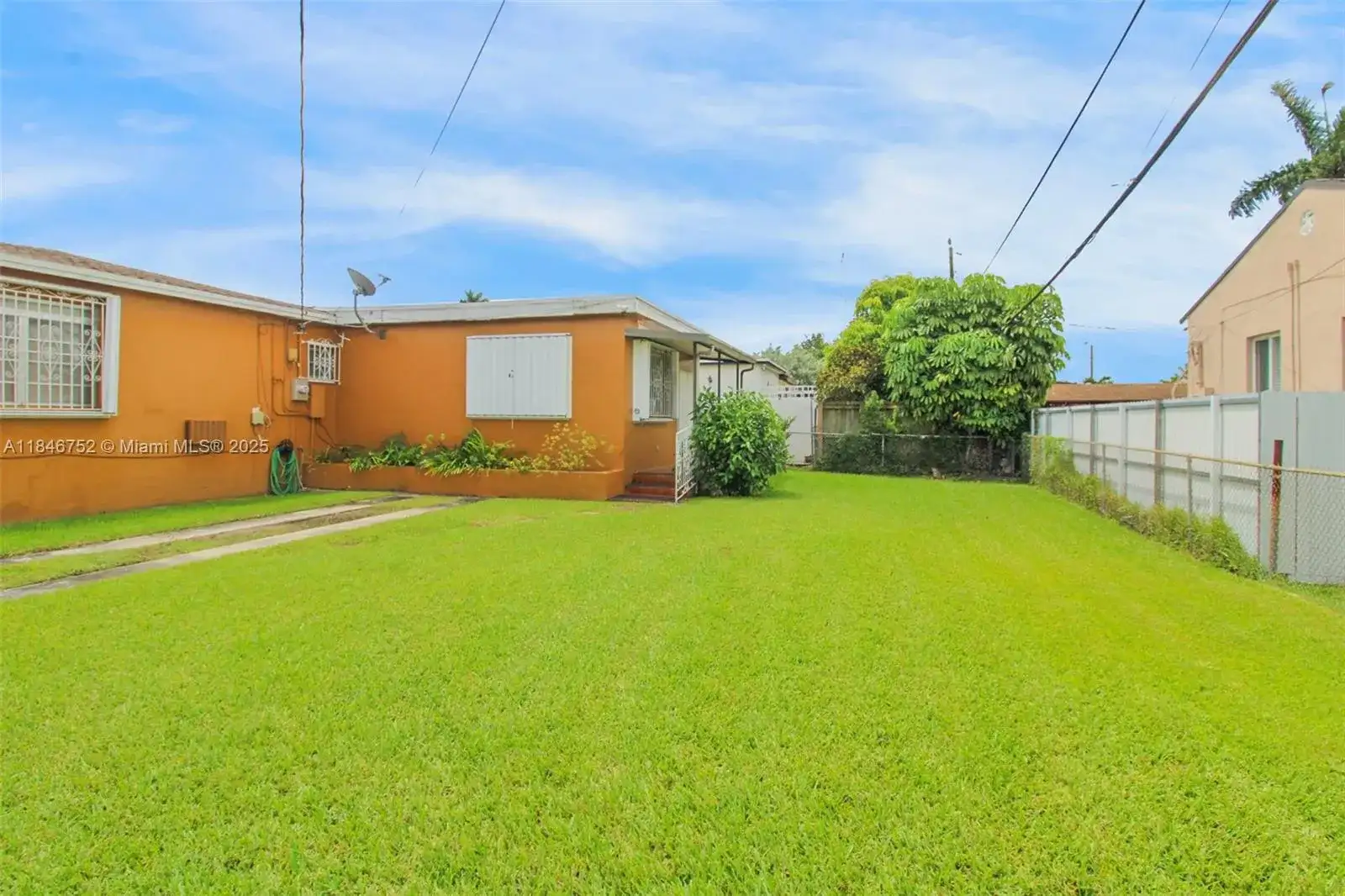 3600 NW 19th Ter, Miami FL 33125 photo 3