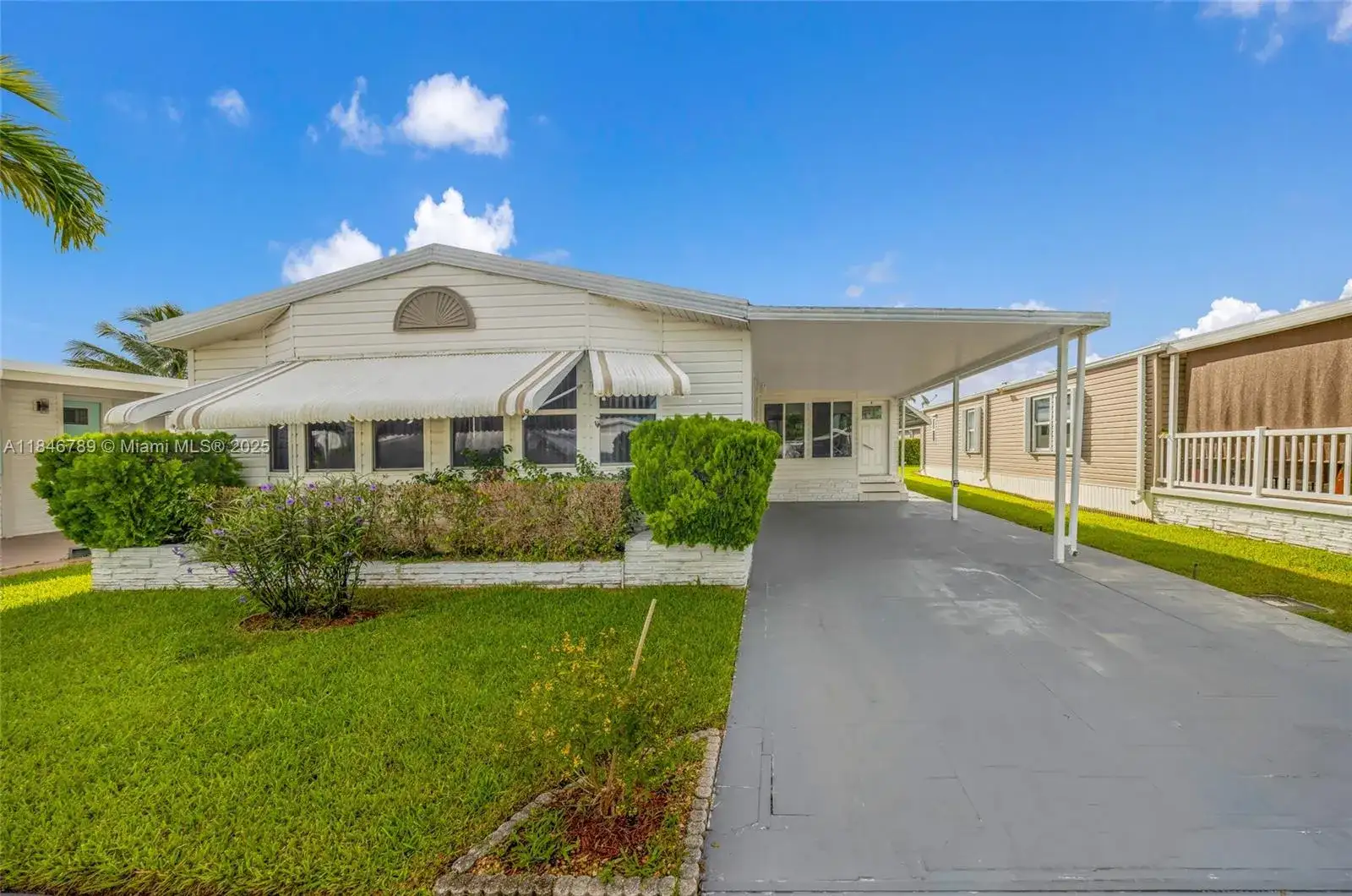 5298 NW 4th Ter, Deerfield Beach FL 33064 photo 2