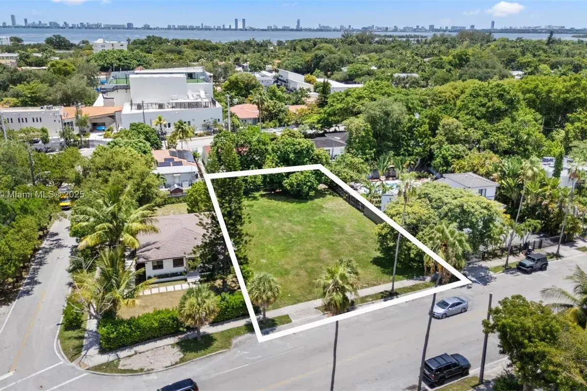 5969 NE 4th Ct, Miami FL 33137