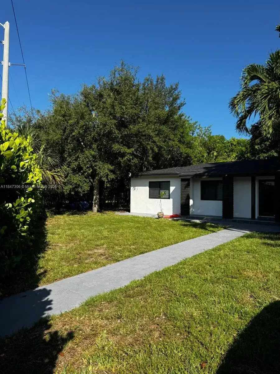 930 NE 163rd St, North Miami Beach FL 33162 photo 3