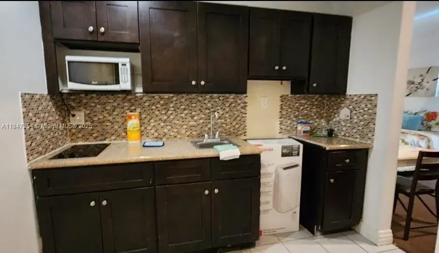 6345 Collins Ave # 21, Miami Beach FL 33141