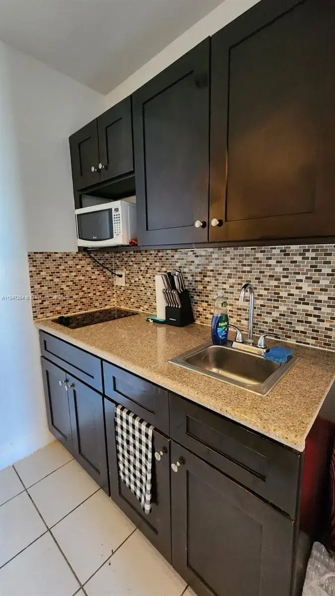 6345 Collins Ave # 21, Miami Beach FL 33141