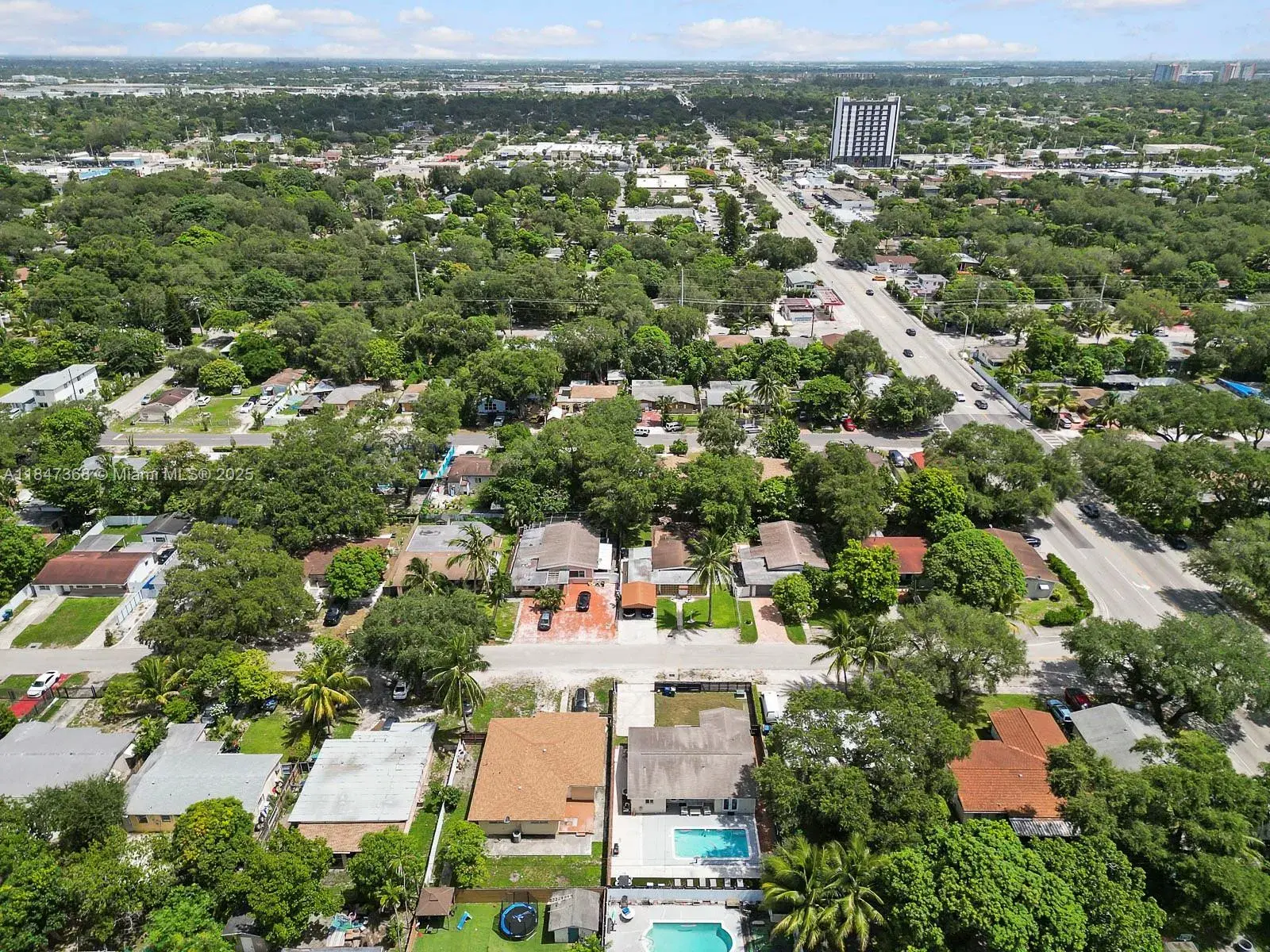 560 NE 161st St, Miami FL 33162 photo 4