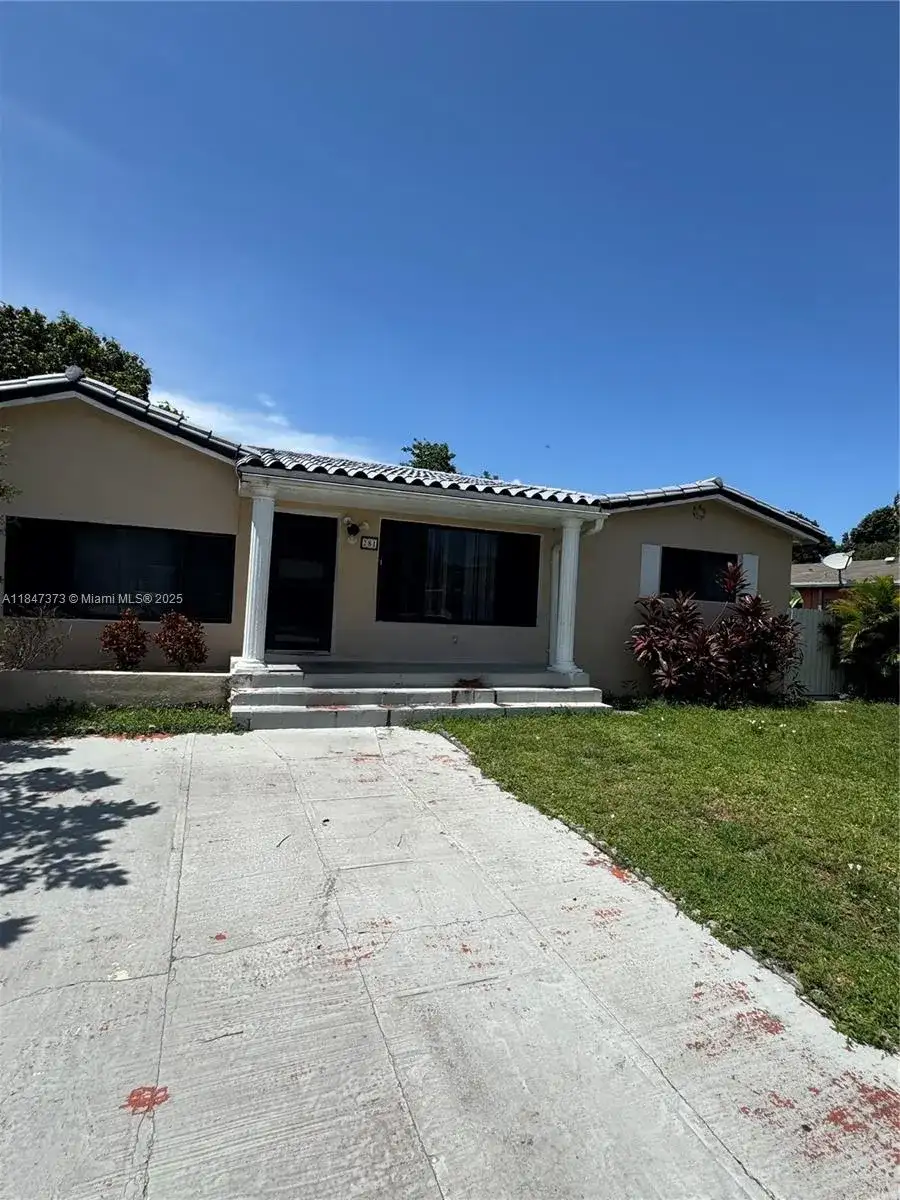 281 NE 169th St, North Miami Beach FL 33162 photo 2
