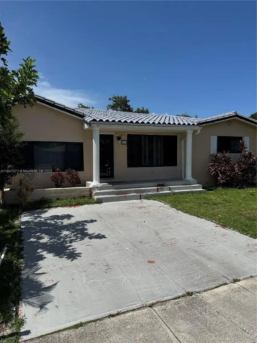 281 NE 169th St, North Miami Beach FL 33162 photo 3