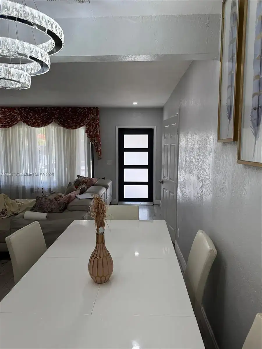 281 NE 169th St, North Miami Beach FL 33162 photo 5