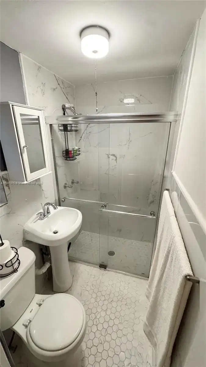 460 NW 109th St, Miami FL 33168 photo 5