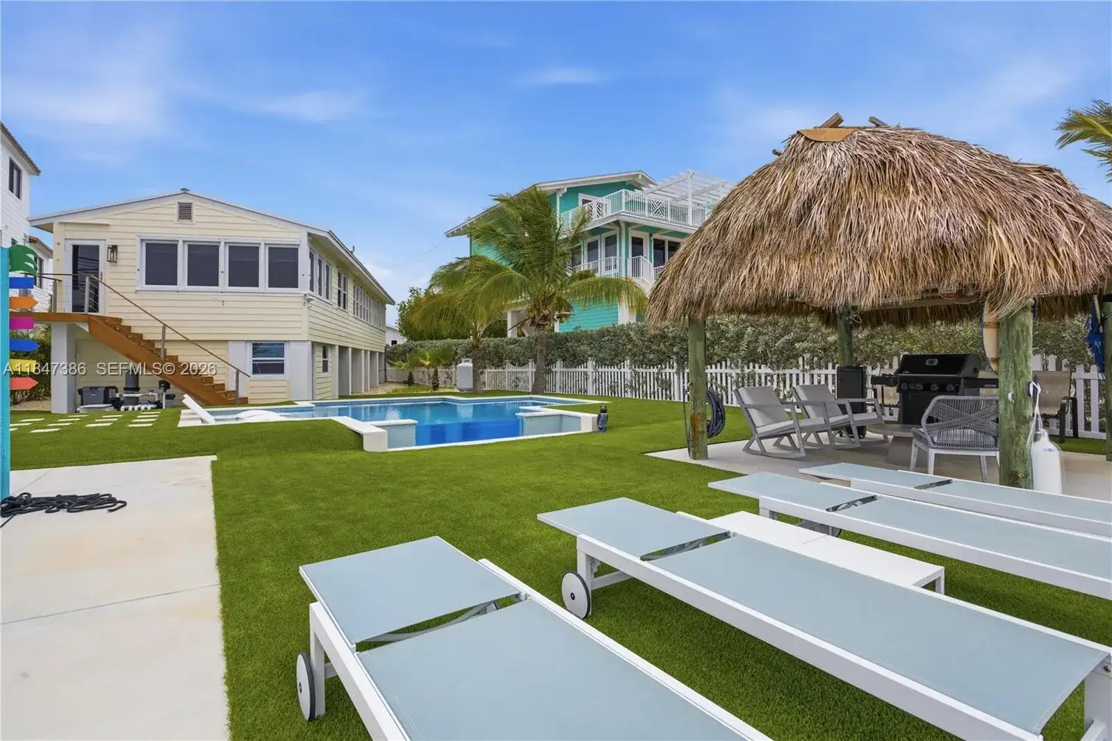 235 Tavernier Dr, Key Largo FL 33070 photo 2