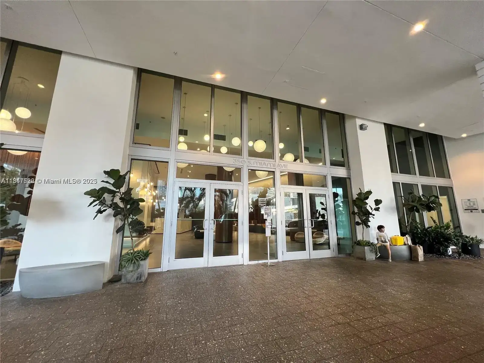 350 S Miami Ave # 1907, Miami FL 33130 photo 4