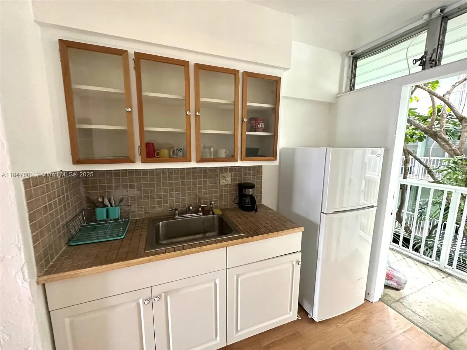 1400 Pennsylvania Ave # 33, Miami Beach FL 33139 photo 3