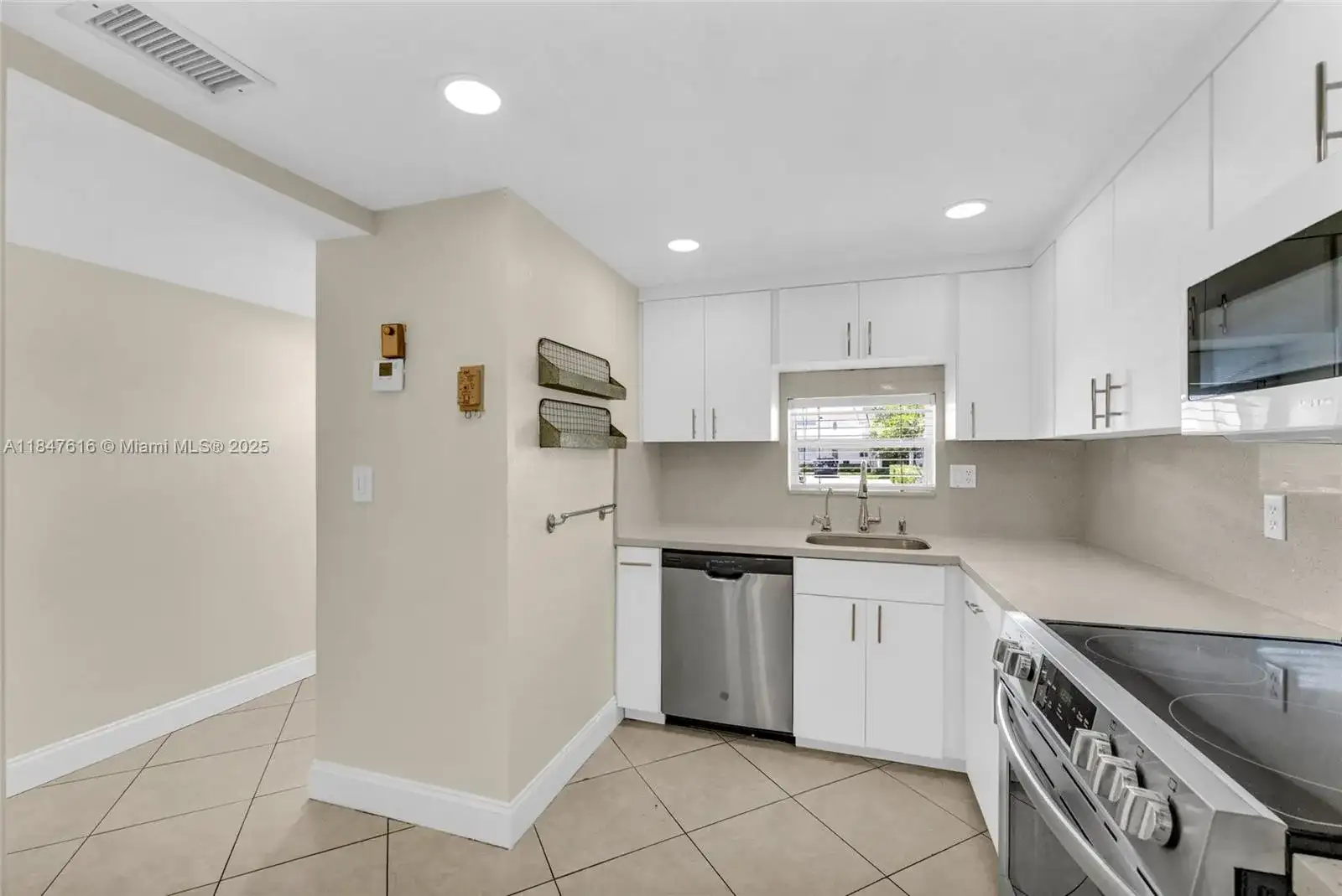 681 S Hollybrook Dr # 109, Pembroke Pines FL 33025 photo 3