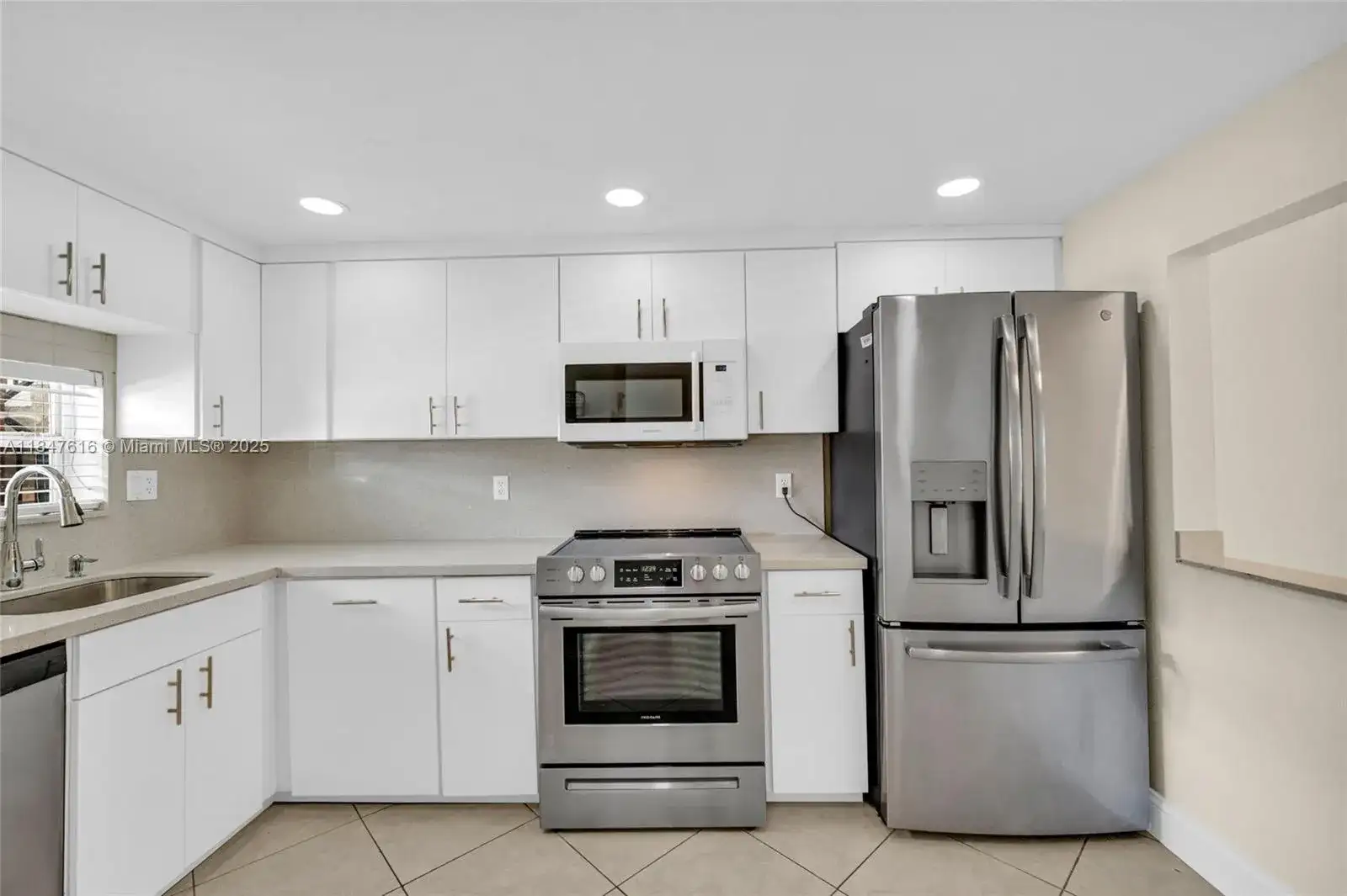 681 S Hollybrook Dr # 109, Pembroke Pines FL 33025 photo 4