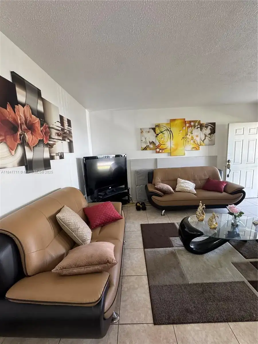71 NW 76th St # 5, Miami FL 33150 photo 4